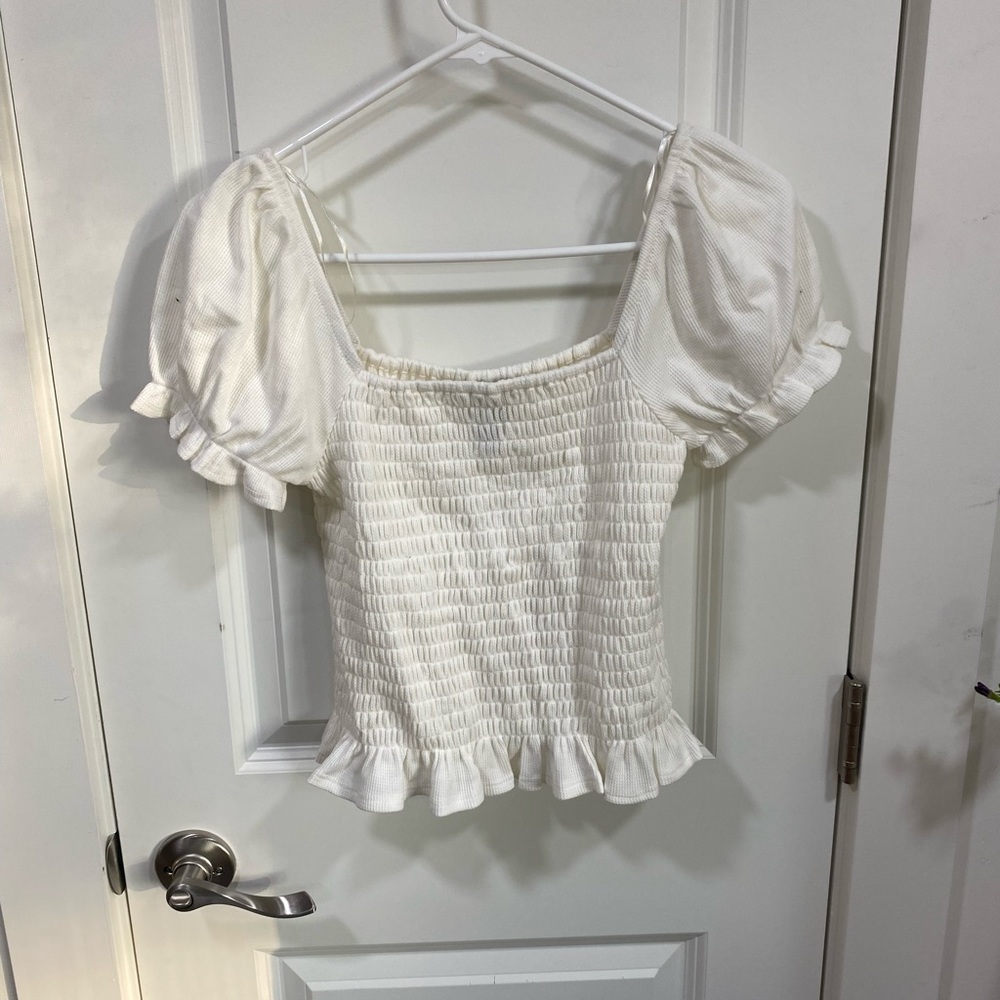 Bloomingdale’s White Top. New with tags!